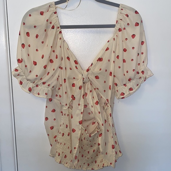 No Frills. 2X strawberry summer top. Never worn; brand new. - Picture 2 of 6